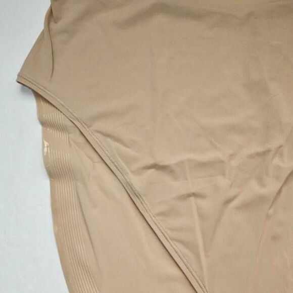 SKIMS HI CUT BRIEF PANTY NWT - Picture 2 of 10